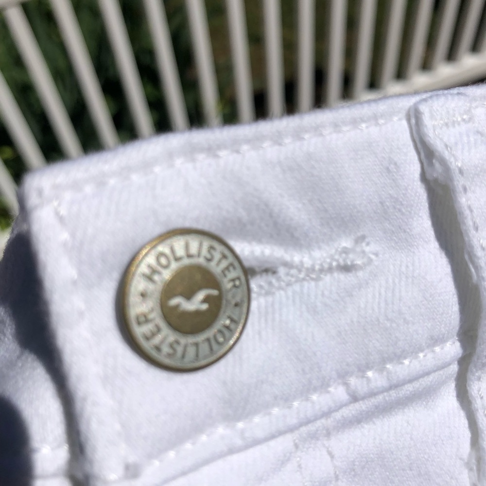 Hollister Classic Stretch High-Rise Super Skinny white jeans - Picture 5 of 10